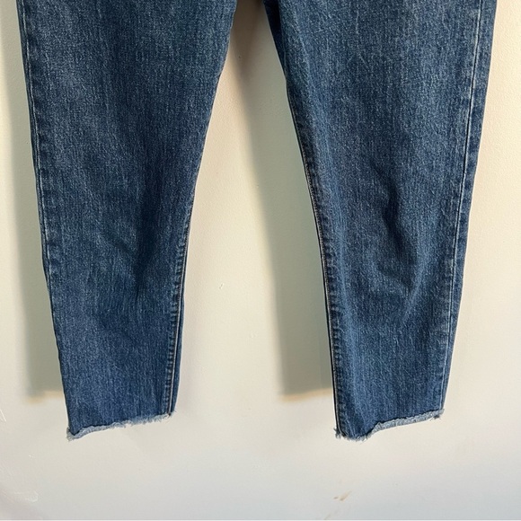 Levi’s Wedgie Straight Jeans in Medium Wash - Picture 6 of 16